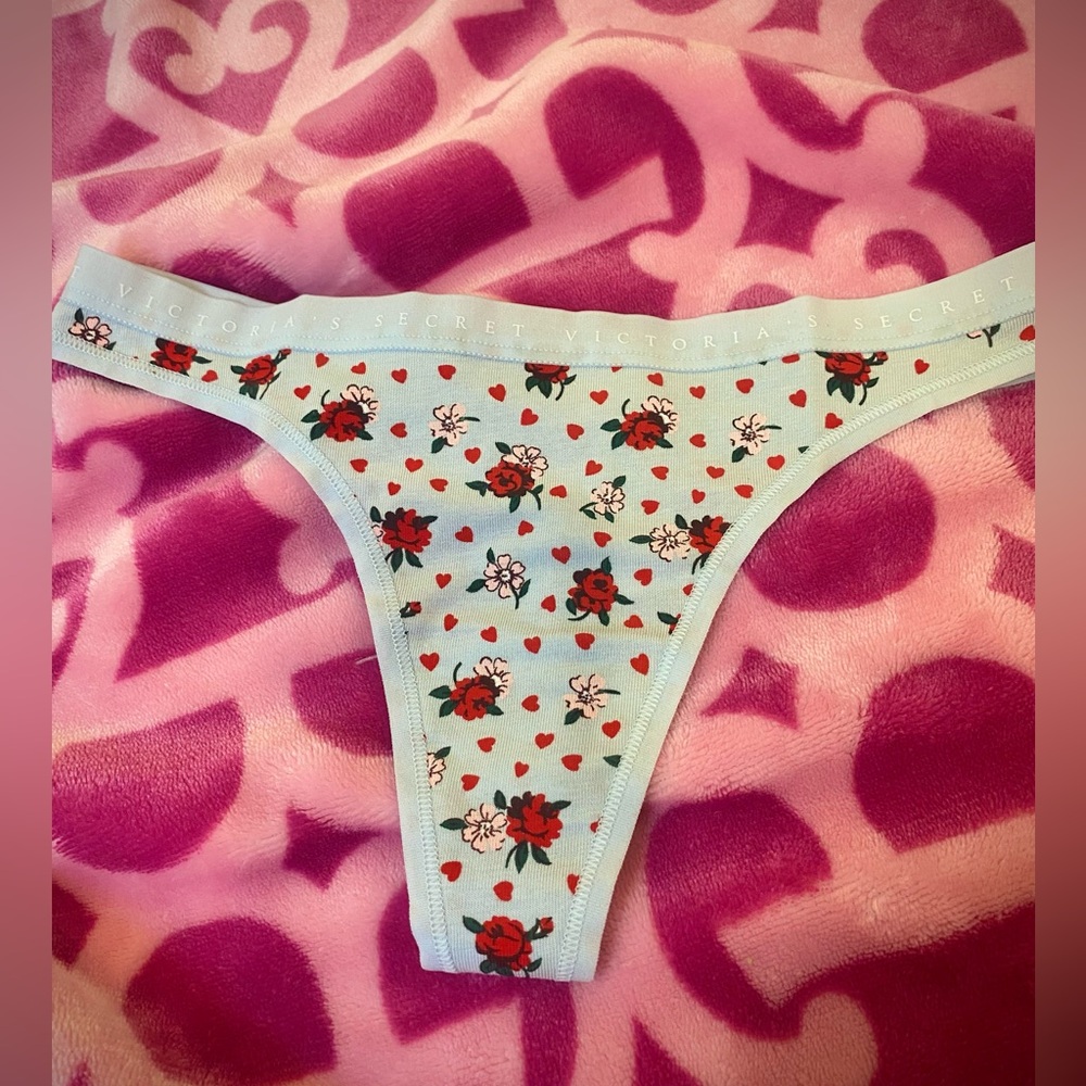 Victorias Secret 🌸💗 Thong panties NWT! Size XSMALL